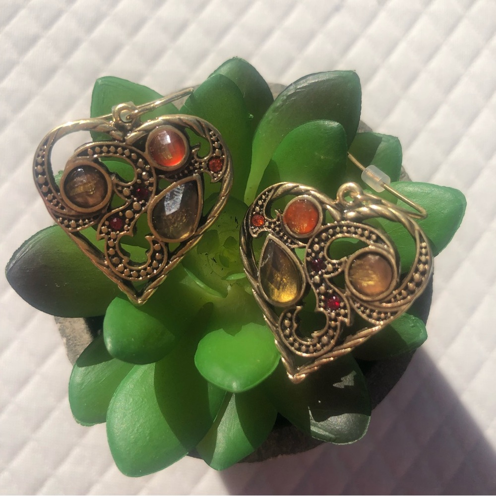 Heart lovers vintage vibe earrings 🤎